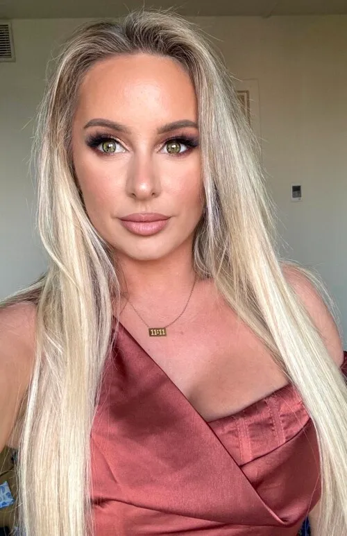 liss_dolledup (@liss_dolledup)
