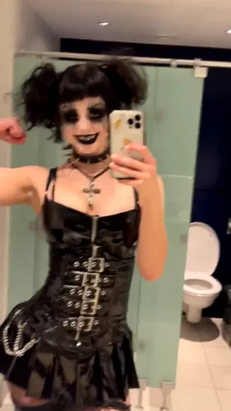 6ar6ie6 Latex Corset Pose In Bathroom OnlyFans Video Leaked