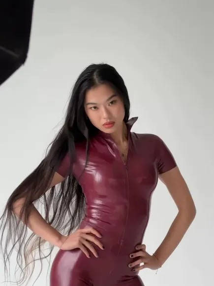Akanemsko Latex Bodysuit Pose OnlyFans Video Leaked