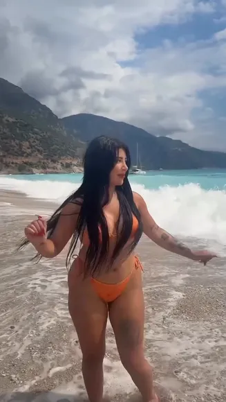 Akgunnice Orange Bikini Beach Pose OnlyFans Video Leaked