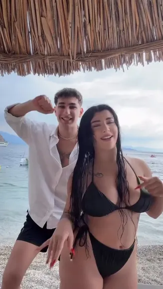 Akgunnice Black Bikini Beach Pose OnlyFans Video Leaked