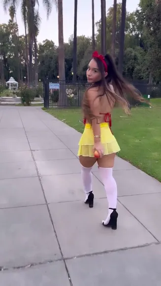 Alahna Ly Yellow Skirt Tease Walk OnlyFans Video Leaked