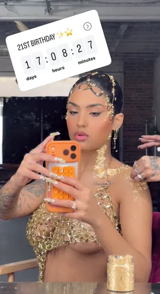Aniyah Albino Gold Chain Bodysuit Tease OnlyFans Video Leaked