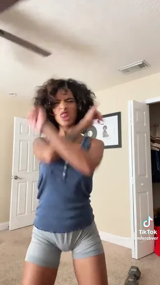 Aniyah Albino Tank Top And Shorts OnlyFans Video Leaked