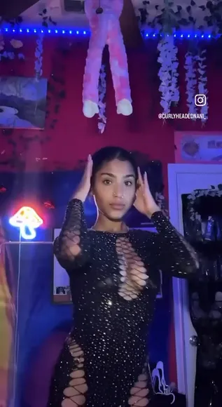 Aniyah Albino Sparkly Bodysuit Tease OnlyFans Video Leaked