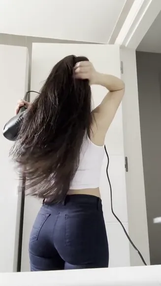 Deargia Tight Jeans Hair Dryer OnlyFans Video Leaked