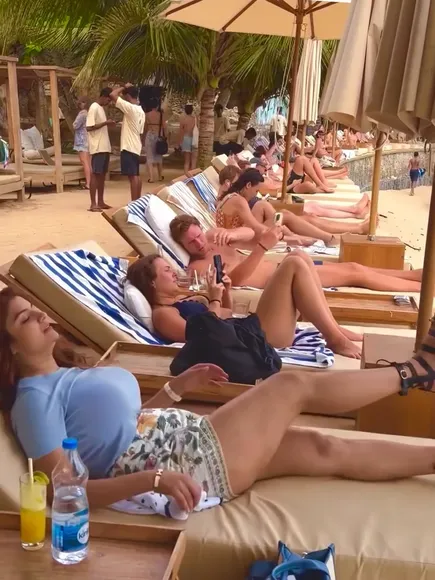Anveshi25 Beach Lounger Leg Spread OnlyFans Video Leaked