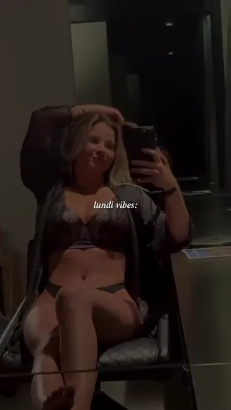 Beevbabe Lingerie Selfie Pose OnlyFans Video Leaked
