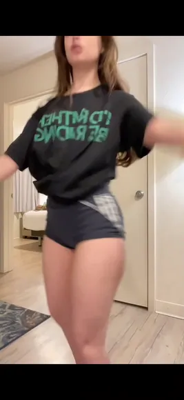 _carlifae_ Thighs In Short Shorts OnlyFans Video Leaked