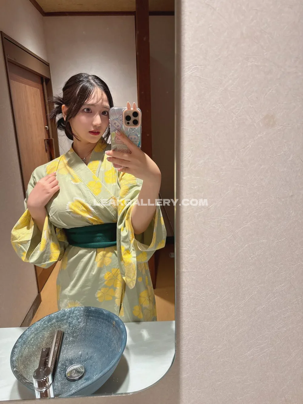 ちゆう エロ Kimono Cleavage Tease OnlyFans Photo Leaked