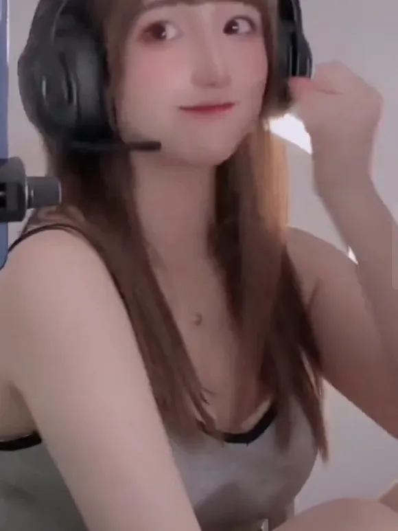 ちゆう エロ Grey Tank Top Tease OnlyFans Video Leaked