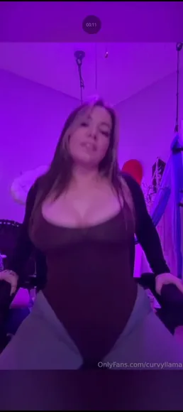 curvyllama - #13381992