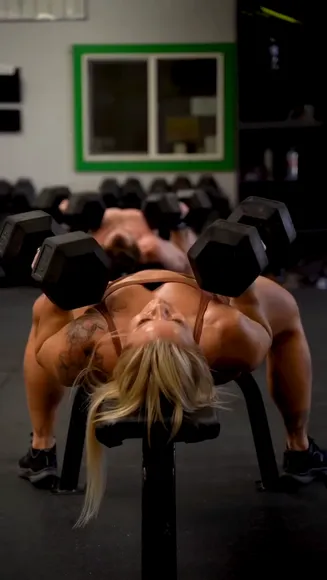 _dellespeegle_ Muscle Flexing In Bikini OnlyFans Video Leaked