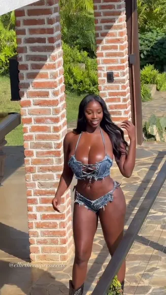 _ellietheempress_ Denim Bikini Ass Shake OnlyFans Video Leaked