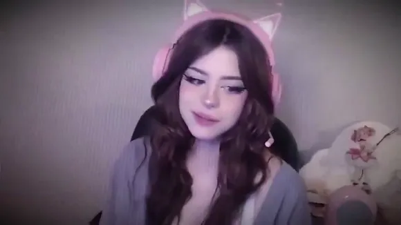 Hannah Owo Cat Ear Headband Tease OnlyFans Video Leaked