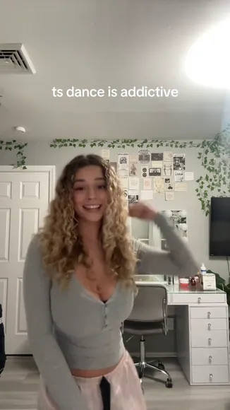 Kira Pregiato Tight Top Dance Tease OnlyFans Video Leaked